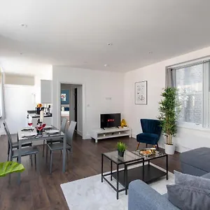 Apartment Homely - Liverpool Street, London